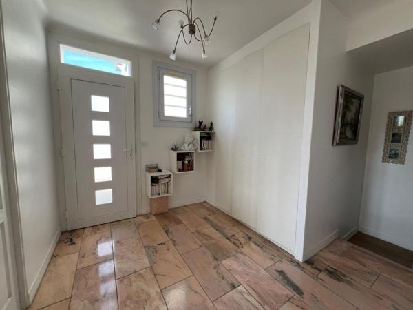 HOUILLES BLANCHES 670 800 € - Référence  1005