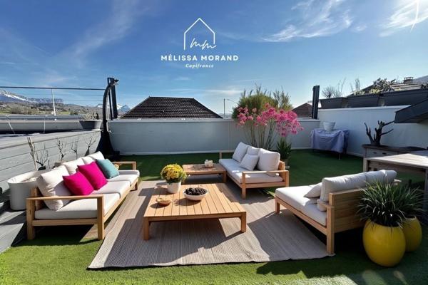 Bien d'exception, maison de village triplex unique de 285 m2 à vendre à ALLONZIER LA CAILLE (74), rénovée haut de gamme