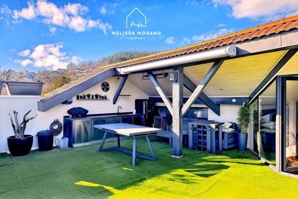 Bien d'exception, maison de village triplex unique de 285 m2 à vendre à ALLONZIER LA CAILLE (74), rénovée haut de gamme