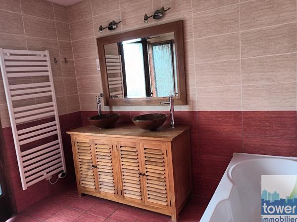 MAISON 3 CHAMBRES GARAGE JARDIN