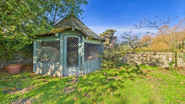 au coeur d'un parc clos et arboré de près de 2 hectares, la maison avec 450 m² habitables Bayonne