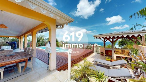 Superbe villa 5 chambres, piscine et vue mer.