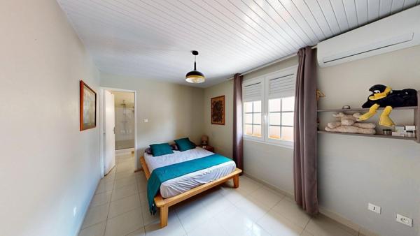 Superbe villa 5 chambres, piscine et vue mer.