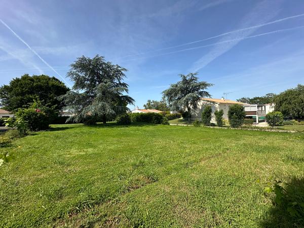 Terrain constructible à vendre à AIZENAY