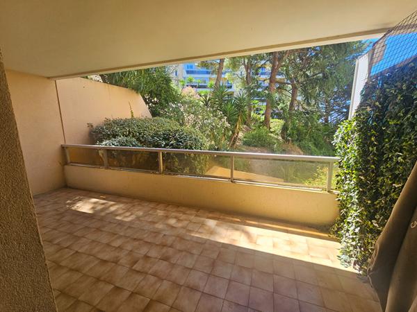 Nice Ouest Corniche Fleurie 4 pièces, terrasse, garage - résidence avec piscine et gardien