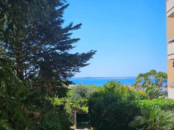 Nice Ouest Corniche Fleurie 4 pièces, terrasse, garage - résidence avec piscine et gardien