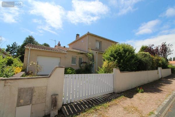 Maison à vendre à Saint-Palais-sur-Mer en Charente-Maritime (17420), ref : 17111-597