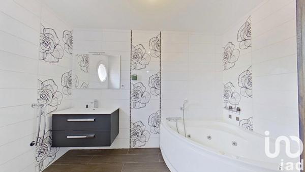 Maison à vendre 6 pièces 180 m² Saint-Clair-de-la-Tour