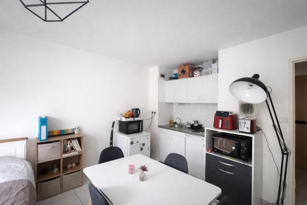 SOUS OFFRE – Studio avec parking privatif – Quartier La Madeleine
