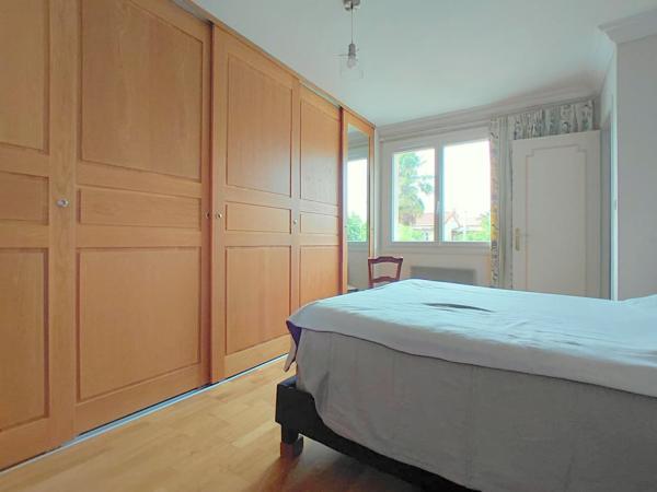 Maison traditionnelle + appartement de plain pied T3 - 9 pièce(s) 295 m²