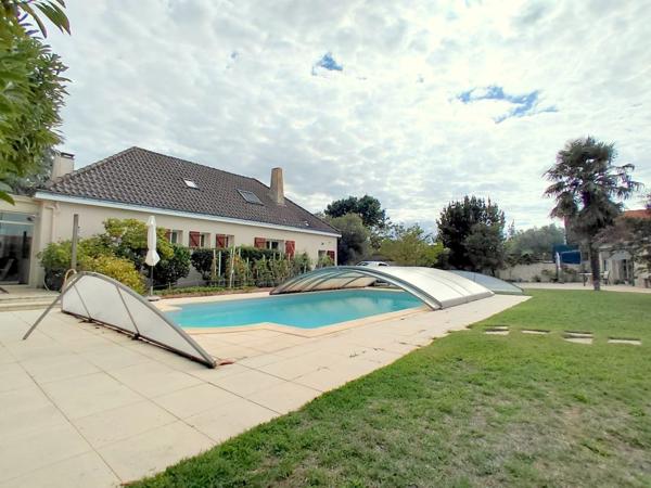 Maison traditionnelle + appartement de plain pied T3 - 9 pièce(s) 295 m²