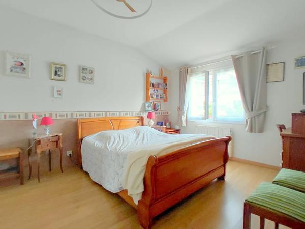 Maison traditionnelle + appartement de plain pied T3 - 9 pièce(s) 295 m²