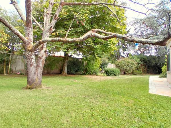Maison traditionnelle + appartement de plain pied T3 - 9 pièce(s) 295 m²