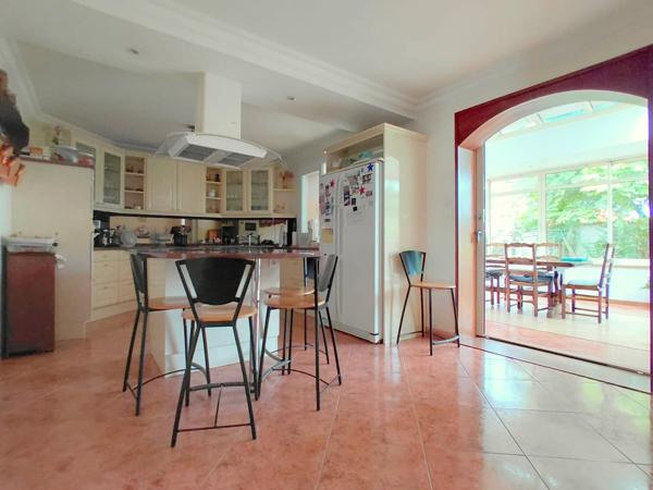 Maison traditionnelle + appartement de plain pied T3 - 9 pièce(s) 295 m²