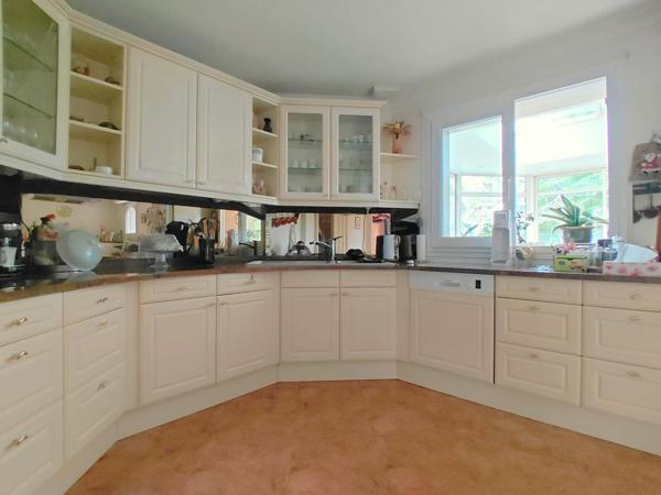 Maison traditionnelle + appartement de plain pied T3 - 9 pièce(s) 295 m²