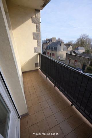 À Dinan, charmant T4 de 87 m² avec 3 chambres, garage, ascenseur, sans vis-à-vis, et sans travaux, accès direct au centre historique et aux commerces