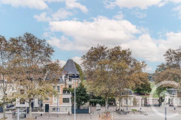 Appartement F4 à vendre  5 pièces - 111 m2 LYON - 69006