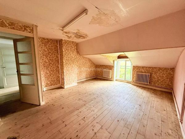 Vente                                                      Maison de village
                        
                     9 pièces                      209 m2                     à Bourmont-Entre-Meuse-Et-Mouzon