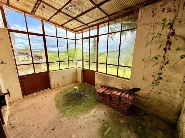 Vente                                                      Maison de village
                        
                     9 pièces                      209 m2                     à Bourmont-Entre-Meuse-Et-Mouzon