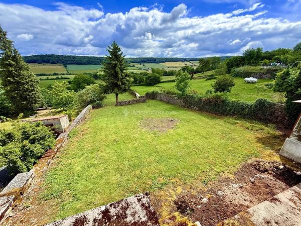 Vente                                                      Maison de village
                        
                     9 pièces                      209 m2                     à Bourmont-Entre-Meuse-Et-Mouzon