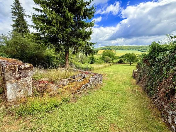 Vente                                                      Maison de village
                        
                     9 pièces                      209 m2                     à Bourmont-Entre-Meuse-Et-Mouzon