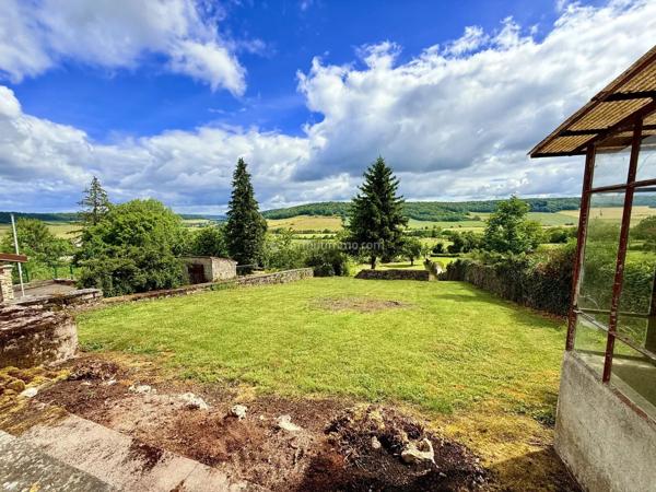 Vente                                                      Maison de village
                        
                     9 pièces                      209 m2                     à Bourmont-Entre-Meuse-Et-Mouzon