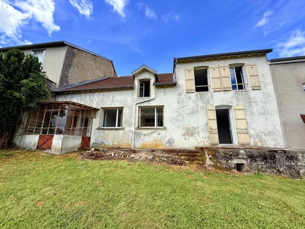 Vente                                                      Maison de village
                        
                     9 pièces                      209 m2                     à Bourmont-Entre-Meuse-Et-Mouzon