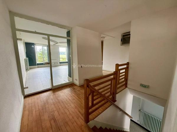 Vente                                                      Maison de village
                        
                     9 pièces                      209 m2                     à Bourmont-Entre-Meuse-Et-Mouzon