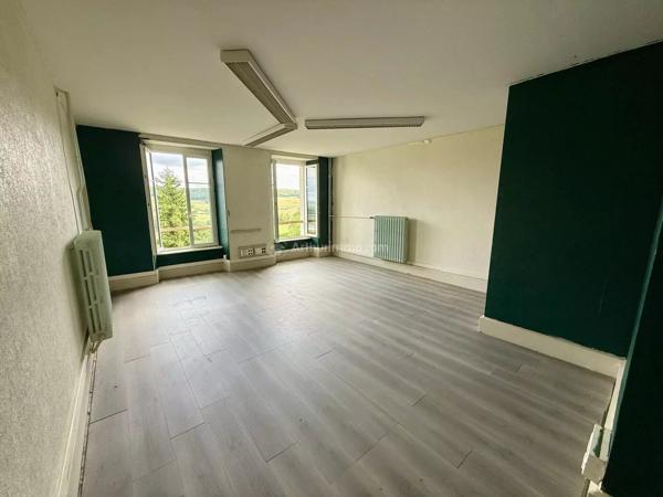 Vente                                                      Maison de village
                        
                     9 pièces                      209 m2                     à Bourmont-Entre-Meuse-Et-Mouzon