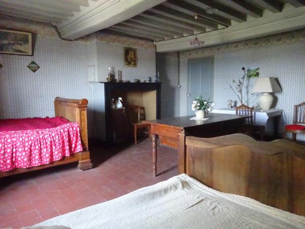 Maison à rénover 5 pièces / 110m² SUIN (71) Terrain de 4714m²
