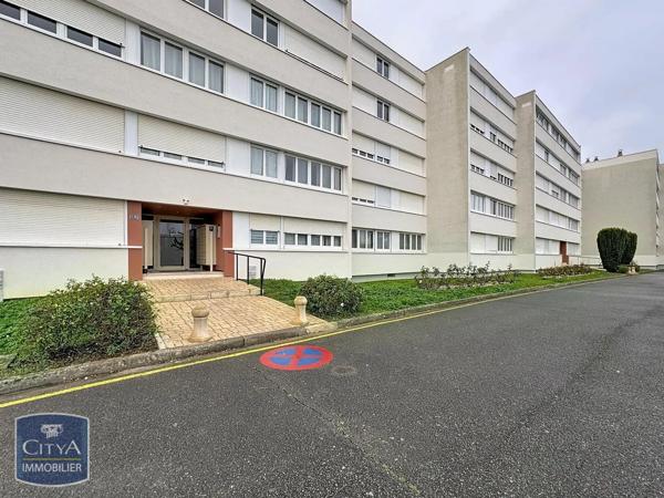 Appartement à louer 2 pièces 48.32m² Lucé (28110)