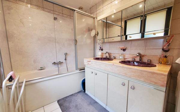 Maison à vendre    6 pièces • 150 m2 Crécy-la-Chapelle