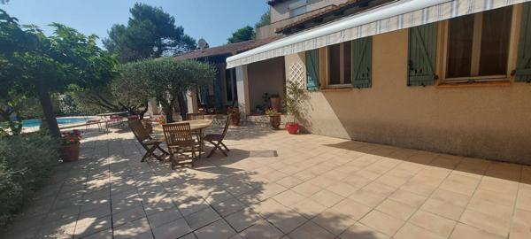 30.GARD.NIMES. Magnifique maison de 130 m² sur terrain arboré de 2000 m² avec piscine secteur très prisé quartier CASTANET