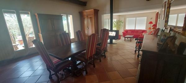 30.GARD.NIMES. Magnifique maison de 130 m² sur terrain arboré de 2000 m² avec piscine secteur très prisé quartier CASTANET