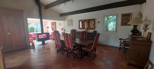 30.GARD.NIMES. Magnifique maison de 130 m² sur terrain arboré de 2000 m² avec piscine secteur très prisé quartier CASTANET