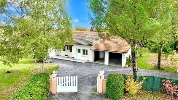 VILLA PLAIN-PIED AVEC DOUBLE GARAGE ET TERRAIN BOISE