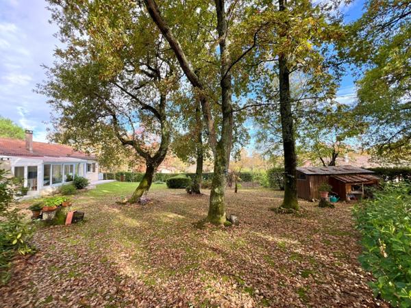 VILLA PLAIN-PIED AVEC DOUBLE GARAGE ET TERRAIN BOISE