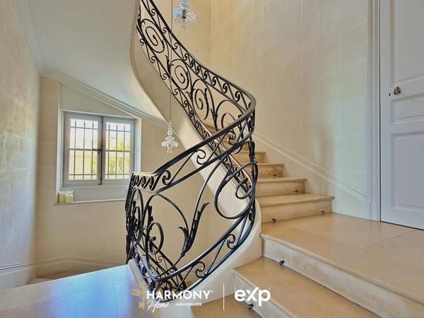 Roucas-Blanc – Propriété de 445 m² avec vue mer exceptionnelle