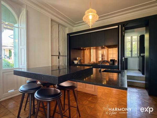 Roucas-Blanc – Propriété de 445 m² avec vue mer exceptionnelle