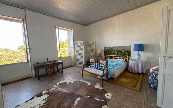 Maison à vendre    8 pièces •  Saint-Georges-d'Oléron