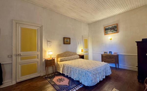 Maison à vendre    8 pièces •  Saint-Georges-d'Oléron