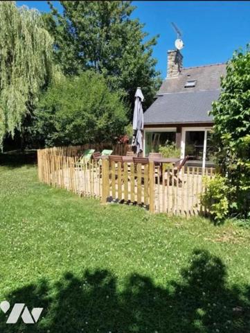 A VENDRE PROPRIETE EN PIERRES + GITES + DEPENDANCES + PATURAGES MONT DOL DOL DE BRETAGNE LE VIVIER 
