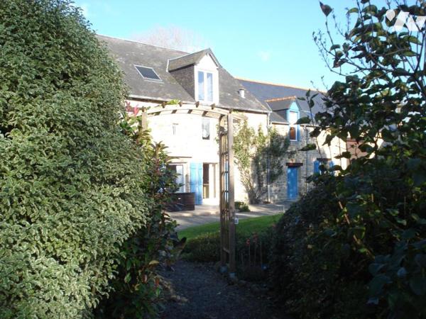 A VENDRE PROPRIETE EN PIERRES + GITES + DEPENDANCES + PATURAGES MONT DOL DOL DE BRETAGNE LE VIVIER 