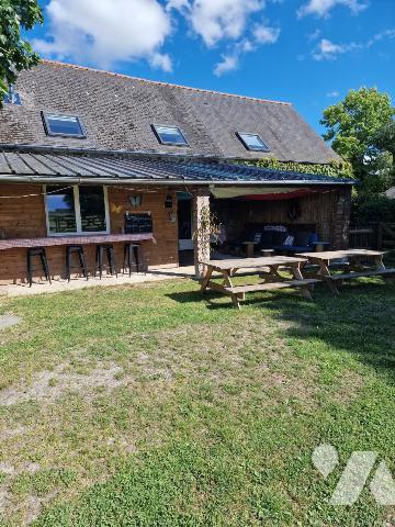 A VENDRE PROPRIETE EN PIERRES + GITES + DEPENDANCES + PATURAGES MONT DOL DOL DE BRETAGNE LE VIVIER 