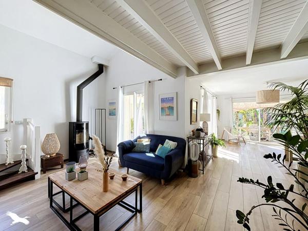 Maison 420 000 € Sadirac 5 p 109 m² DPE D