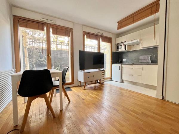 Studio avec terrasse