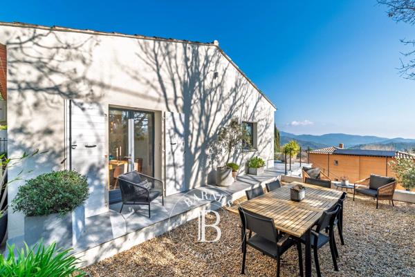 Bagnols-en-Forêt, Maison 3 Chambres -  130 m² à vendre
