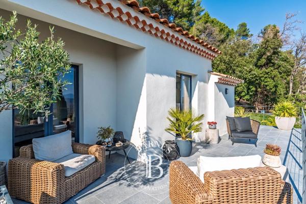 Bagnols-en-Forêt, Maison 3 Chambres -  130 m² à vendre