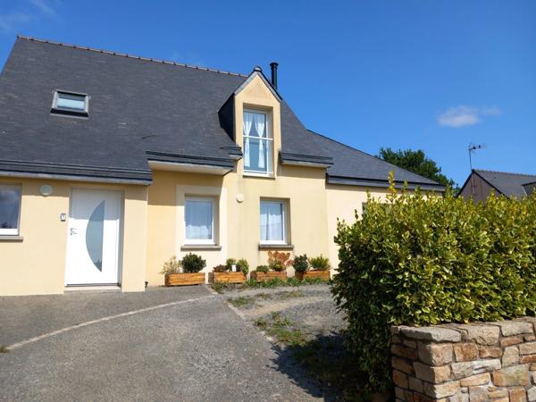 Maison CONTEMPORAINE 121 m2 AVEC VIE DE PLAIN PIED LANNION (22)