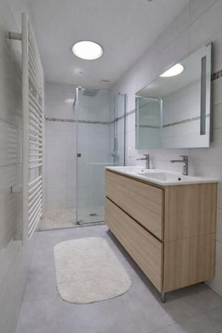 Maison Moux 8 pièce(s) 182 m2